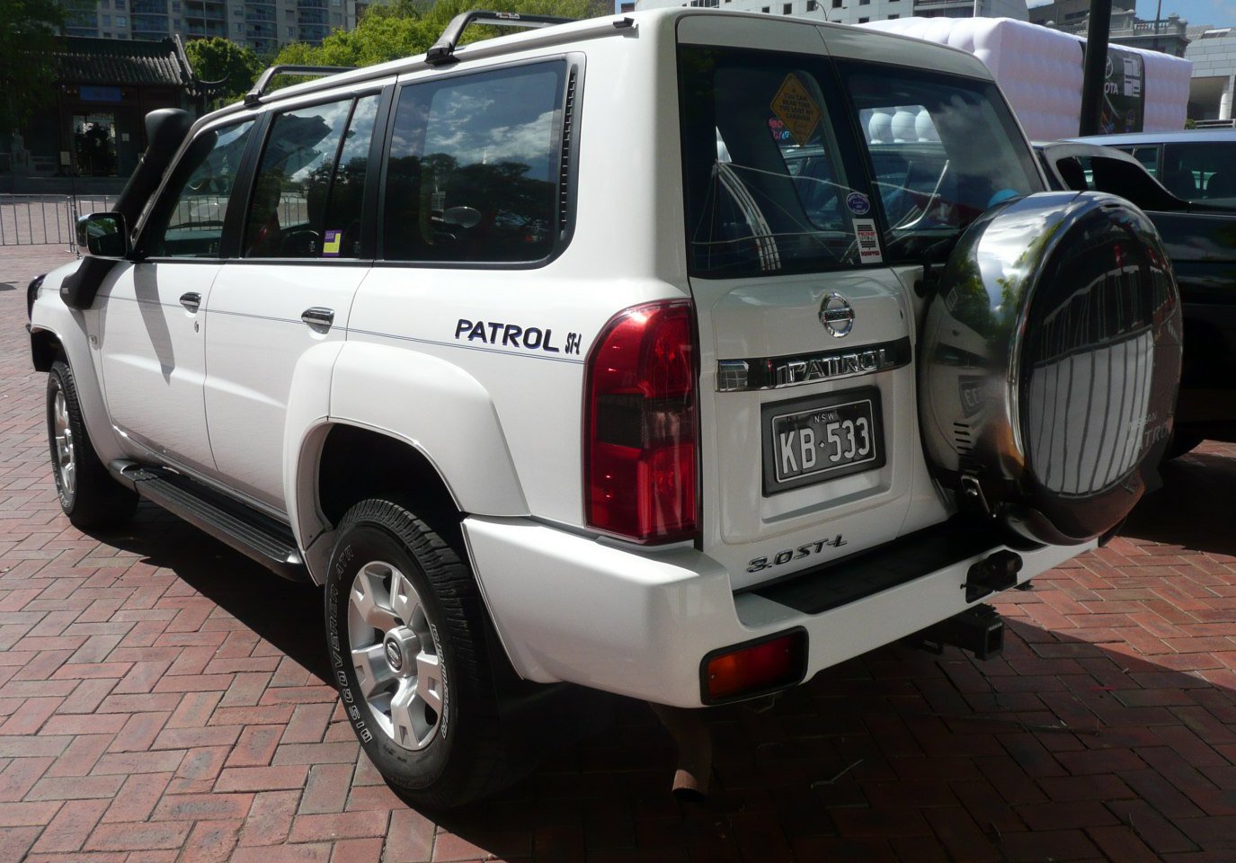 Nissan patrol v